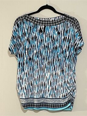 J M Collection. Women's Blue Patterned Short-Sleeve Top. Item # 11677